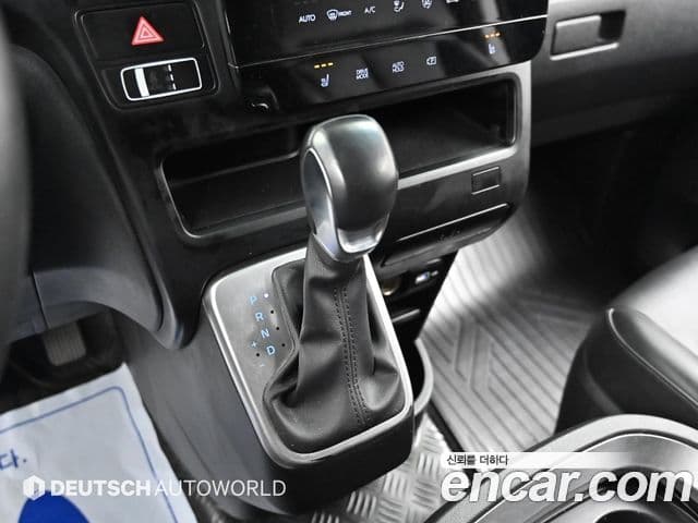 Hyundai Staria 2022 — ფოტო 7/20