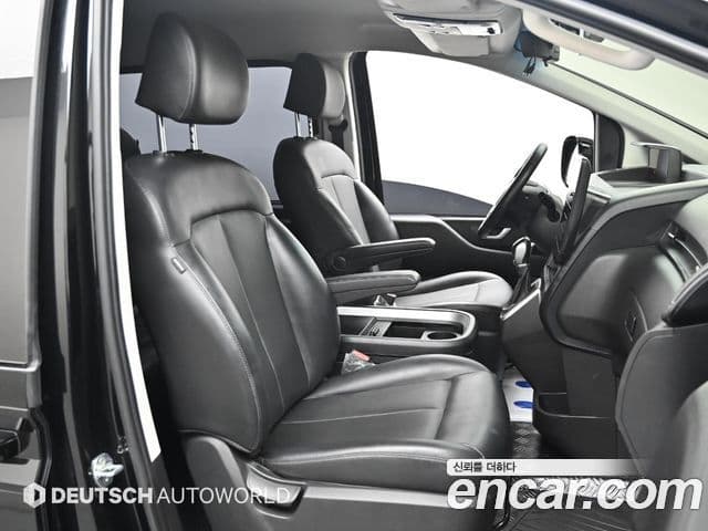 Hyundai Staria 2022 — ფოტო 8/20
