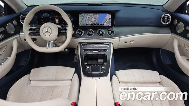 Mercedes-Benz E-Class 2023 — ფოტო 7/20