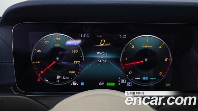 Mercedes-Benz E-Class 2023 — ფოტო 8/20