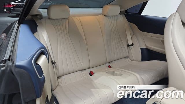 Mercedes-Benz E-Class 2023 — ფოტო 11/20