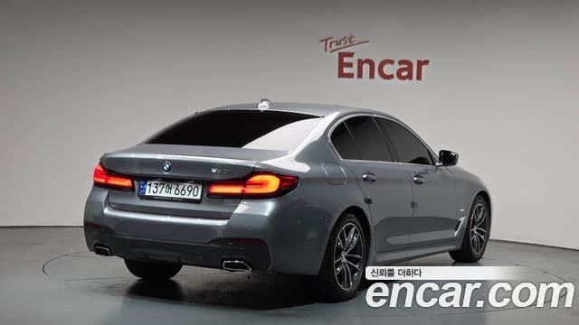 BMW 5 Series 2023 — Şəkil 2/20