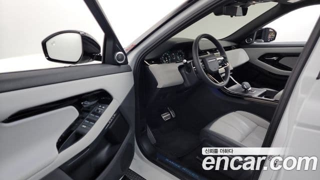 Land Rover Range Rover Evoque 2025 — ფოტო 10/20