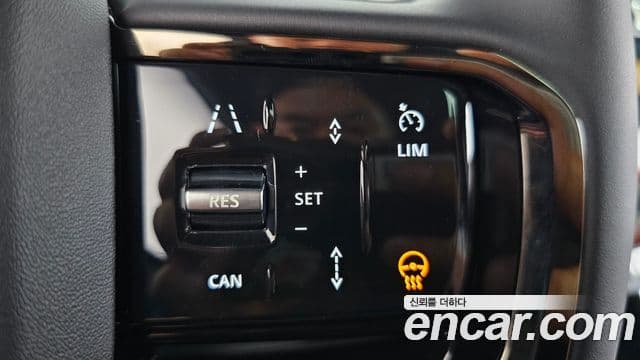 Land Rover Range Rover Evoque 2025 — ფოტო 16/20