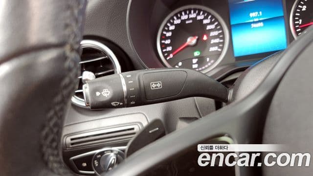 Mercedes-Benz C-Class 2020 — Şəkil 19/20