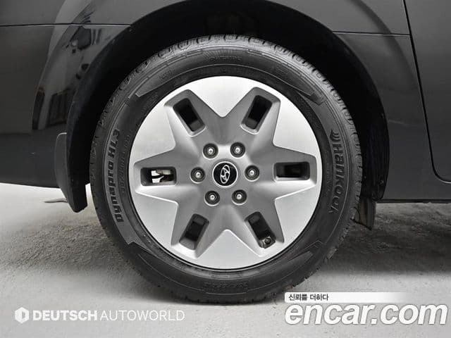 Hyundai Staria 2022 — ფოტო 4/20