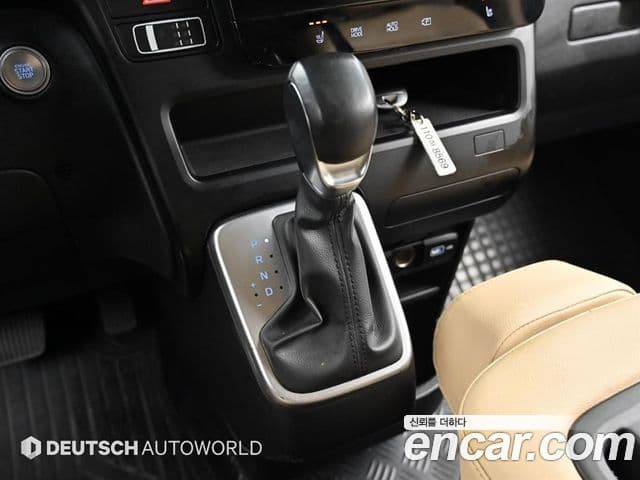 Hyundai Staria 2022 — ფოტო 7/20