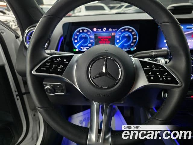 Mercedes-Benz EQB 2025 — ფოტო 3/15