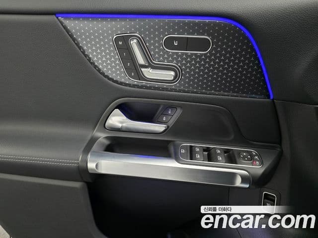 Mercedes-Benz EQB 2025 — ფოტო 5/15