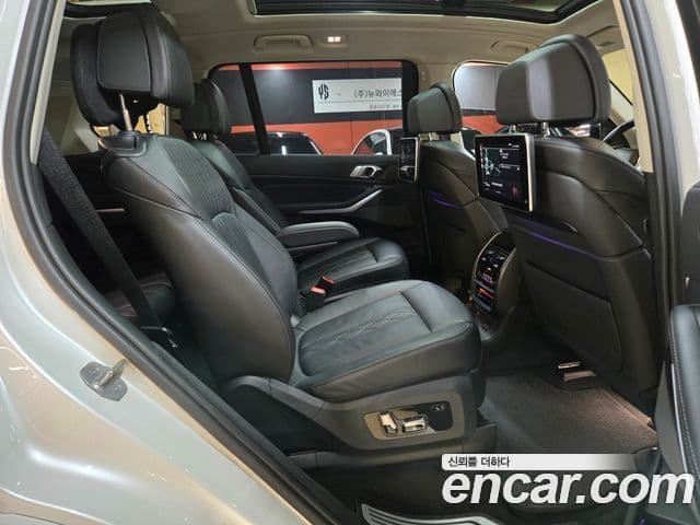 BMW X7 2020 — Photo 20/20