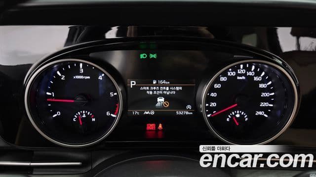 Kia Carnival 2023 — Фото 8/20