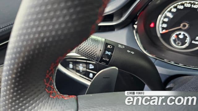 Genesis GV70 2021 — ფოტო 14/33