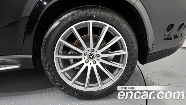Mercedes-Benz GLS-Class 2025 — Photo 8/35