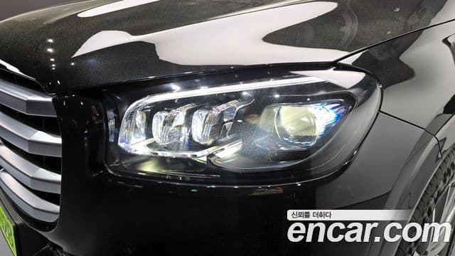 Mercedes-Benz GLS-Class 2025 — Photo 2/35