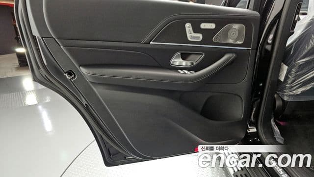 Mercedes-Benz GLS-Class 2025 — Photo 12/35