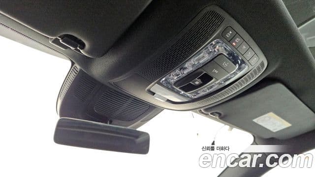Mercedes-Benz GLS-Class 2025 — Photo 7/35