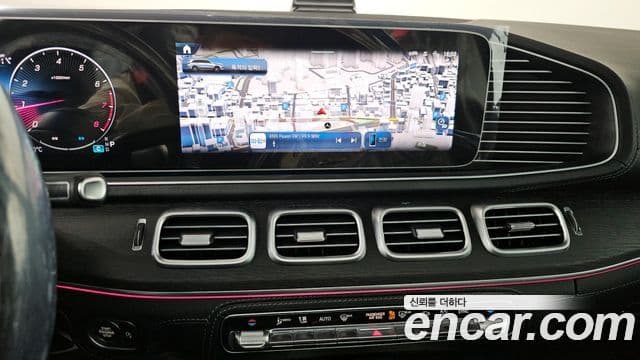 Mercedes-Benz GLS-Class 2025 — Photo 9/35