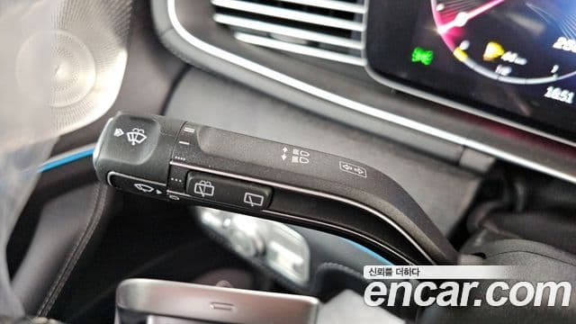 Mercedes-Benz GLS-Class 2025 — Photo 35/35