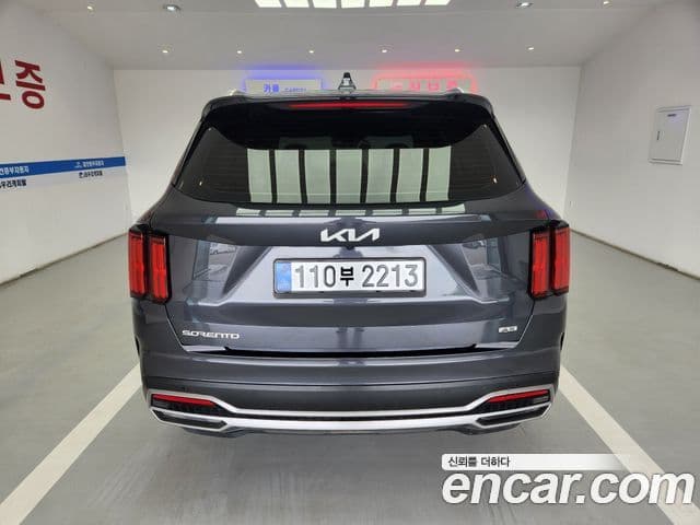 Kia Sorento 2023 — ფოტო 4/20