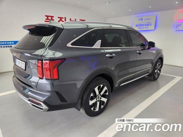 Kia Sorento 2023 — ფოტო 6/20
