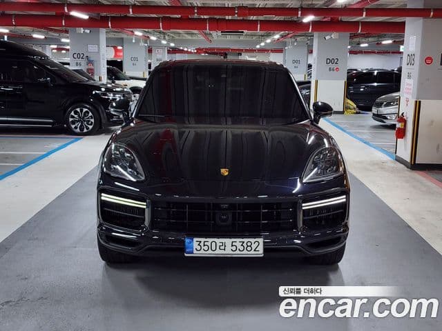 Porsche Cayenne 2021 — Photo 19/20