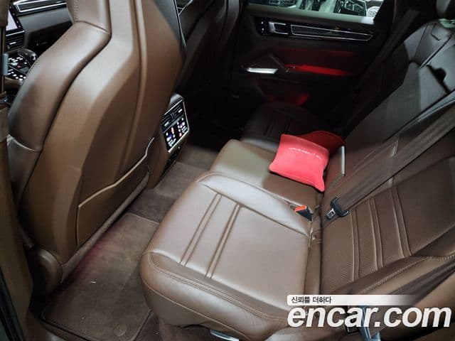 Porsche Cayenne 2021 — Photo 15/20