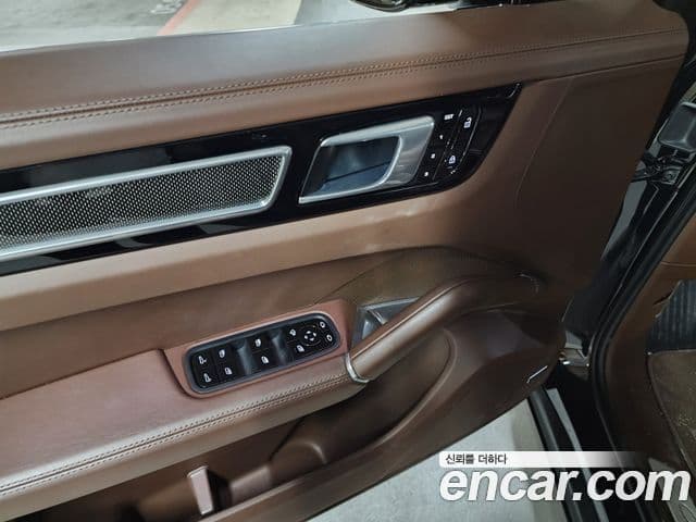 Porsche Cayenne 2021 — Photo 10/20