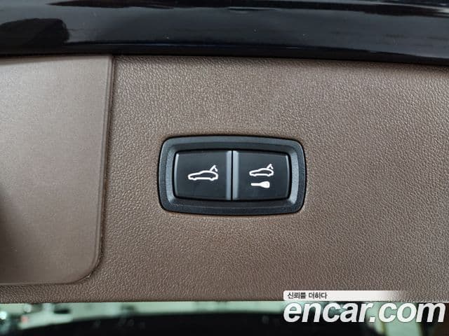 Porsche Cayenne 2021 — Photo 1/20