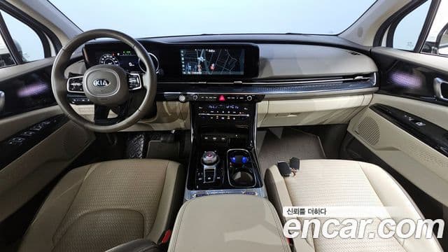 Kia Carnival 2021 — ფოტო 7/20