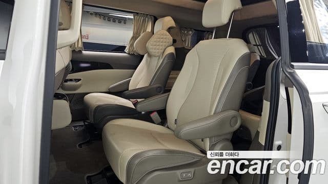 Kia Carnival 2021 — ფოტო 12/20