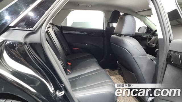 Hyundai Grandeur 2023 — ფოტო 11/20