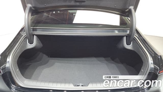 Hyundai Grandeur 2023 — ფოტო 17/20