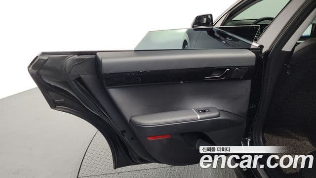 Hyundai Grandeur Hybrid 2023 — Photo 25/34