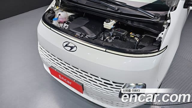 Hyundai Staria 2023 — ფოტო 6/20