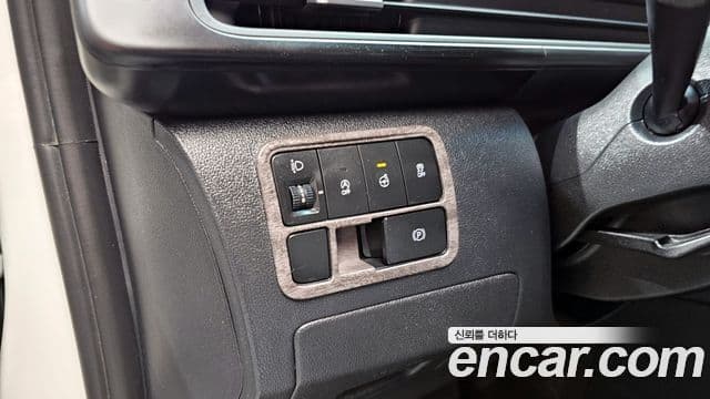 Hyundai Staria 2023 — ფოტო 16/20
