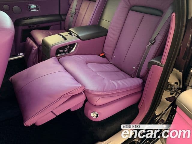 Rolls-Royce Ghost 2023 — ფოტო 12/20