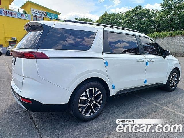 Kia Carnival 2021 — Фото 1/20