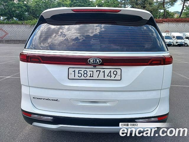 Kia Carnival 2021 — Фото 2/20