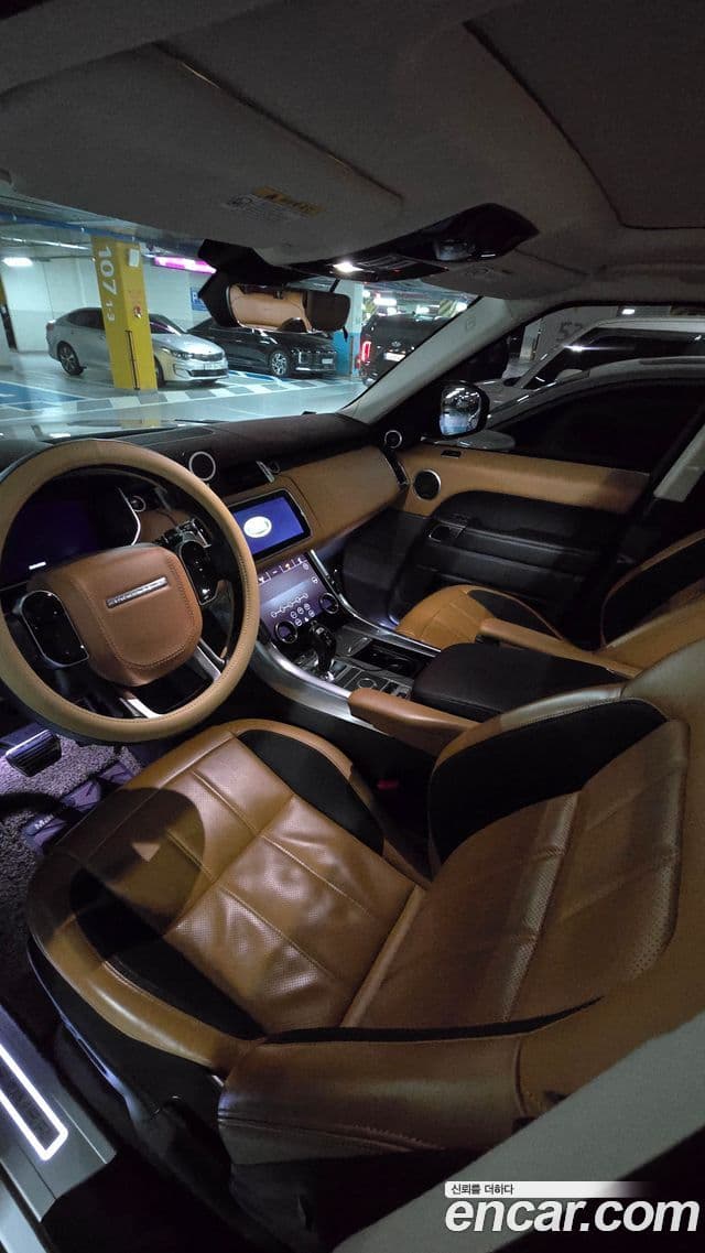 Land Rover Range Rover Sport 2018 — Photo 1/10