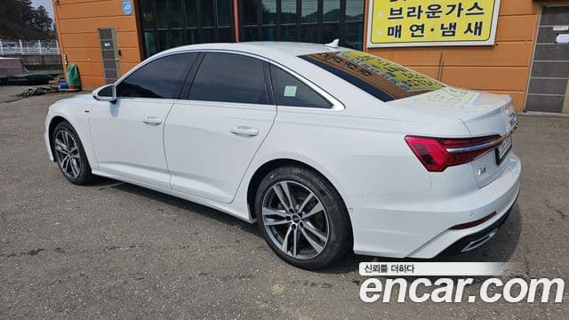 Audi A6 2021 — ფოტო 6/18