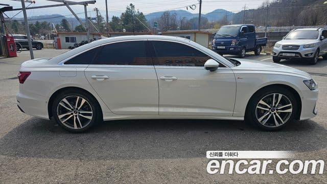 Audi A6 2021 — ფოტო 5/18