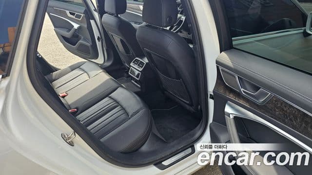 Audi A6 2021 — ფოტო 12/18