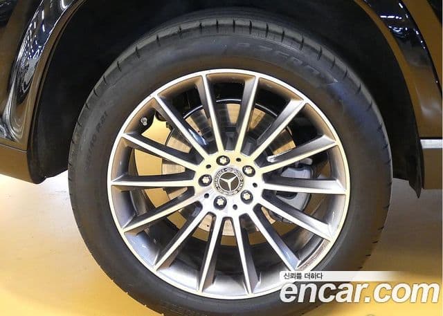 Mercedes-Benz GLE-Class 2025 — Фото 4/20