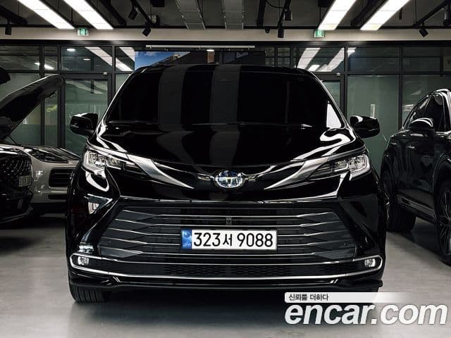 Toyota Sienna 2021 — ფოტო 20/20
