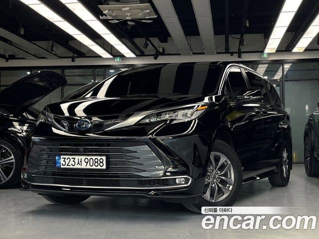 Toyota Sienna 2021 — ფოტო 2/20