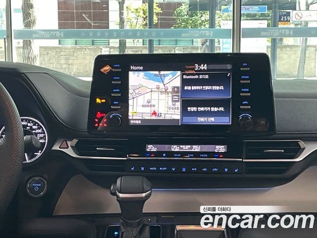 Toyota Sienna 2021 — ფოტო 13/20