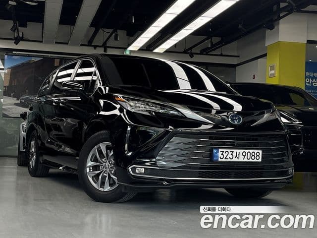 Toyota Sienna 2021 — ფოტო 18/20