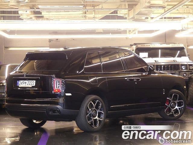 Rolls-Royce Cullinan 2021 — ფოტო 2/20