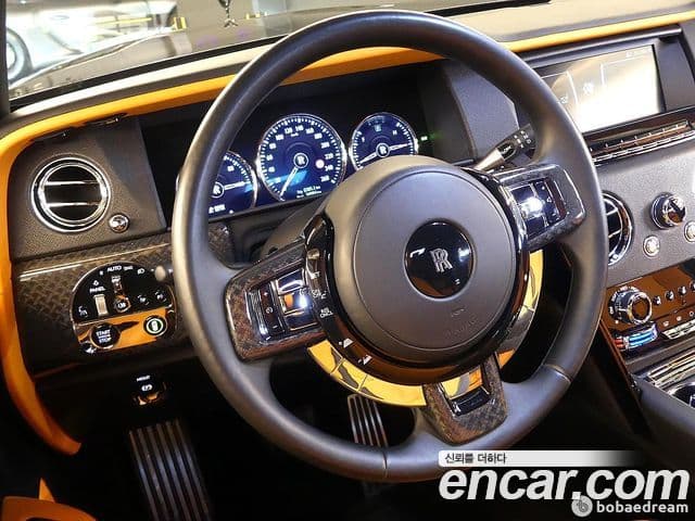Rolls-Royce Cullinan 2021 — ფოტო 8/20