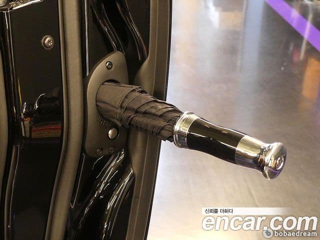 Rolls-Royce Cullinan 2021 — ფოტო 19/20